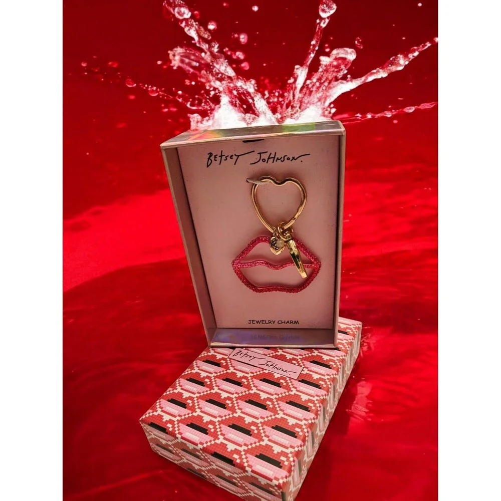 Betsey Johnson Pink & Red Ombre Open Frame Lip and Heart Bag Charm Key Ring NWT